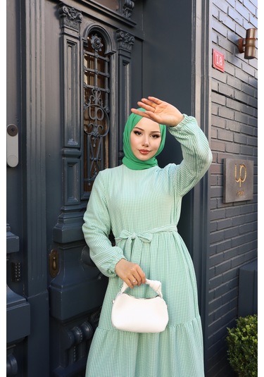 Kadın Yeşil Küçük Kareli Kat Kat Kuşaklı Uzun Gofre Kumaş Tesettür Elbise 0226 Yeşil
