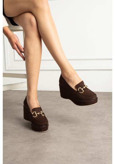 Zenne Shoes Dolgu Topuklu Tokalı Kadın Ayakkabı Kahverengi