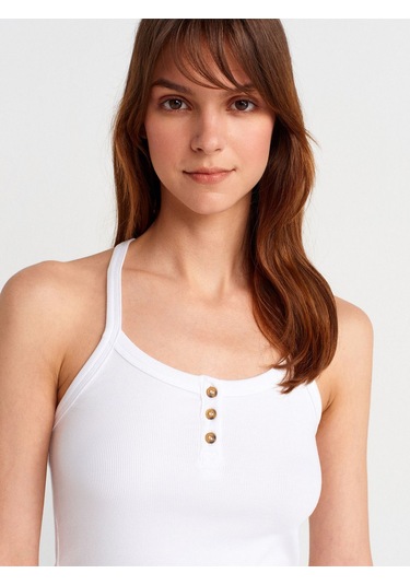 Dilvin Kadın Basic Düğme Detaylı Askılı Beyaz Atlet - 21106 Beyaz