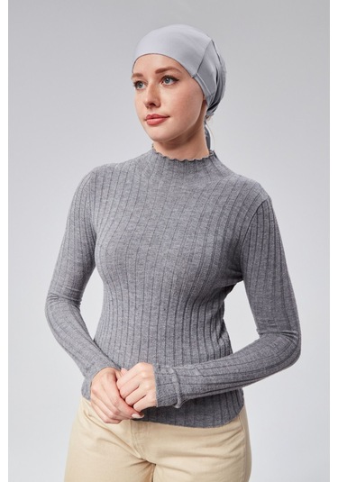 Kadın Tesettür Likralı Penye Dikişsiz Kaymaz Düz Bağlamalı Bone Gri