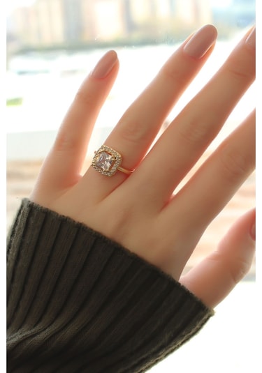 Gold Baget Ve Zirkon Taşlı Kare Yüzük Beyaz