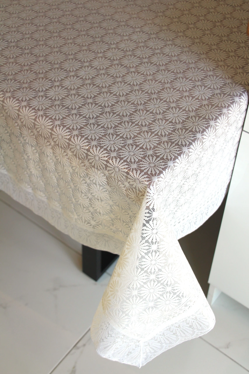 120x150 Cm Dantel Kenar Pvc Muşamba Masa Örtüsü Bej