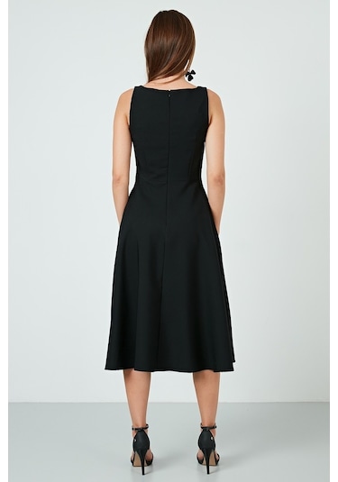 Lela Bisiklet Yaka Regular Fit Cepli Pileli Midi Bayan Elbise 6051963 Siyah