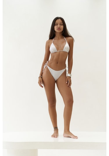 Mai Collection Mai Studios Co. Mutia Bağcıklı Parlak Beyaz Bikini Üstü Beyaz