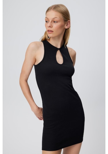 Yaka Pencere Kolsuz Elbise Siyah