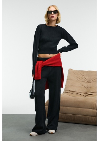 MARIPOSA Kadın Yuvarlak Yaka Çizgi Desenli Crop Geniş Paça Triko Siyah Alt-Üst Takım