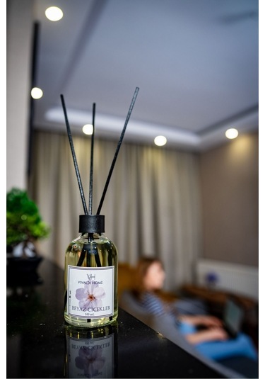 Vivaldi Home Beyaz Çiçekler Çubuklu Oda Kokusu Esansiyel Uçucu Yağ 100 ML