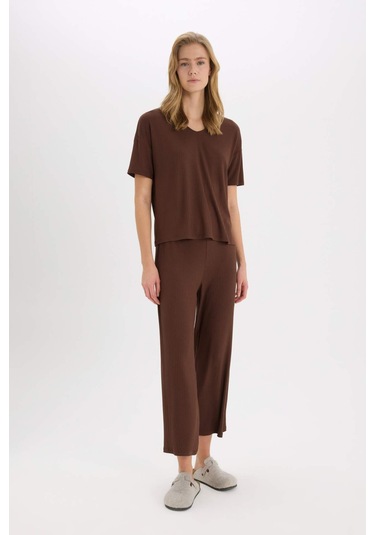 DeFacto Pijama Takımı Fitilli Kaşkorse Kısa Kollu Üst Esnek Belli Kapri Boy Alt-Fall in Love E0865AX25SPBN327