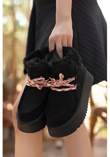 Bağcıklı Kalın Tabanlı Katlanır Yaka Kürklü Kadın Bot Siyah