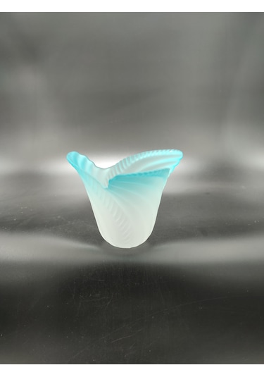 Küçük Avize Camı.3 Kanatlı.mat-mavi Renkte.mum Ampule Göre E.14 Mat Mavi