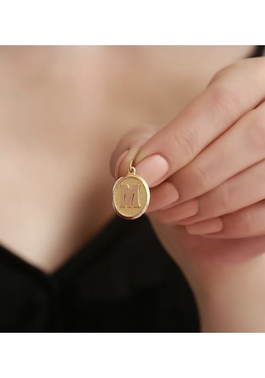 Özden Kuyumcusu  14 Ayar Altın Vintage Oval M Harf Kolye Ucu