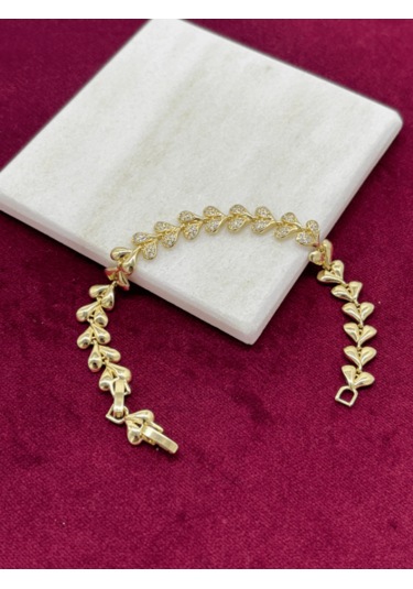 Parlak Ve Taşlı Kalp Figürlü Gold Bileklik Gold