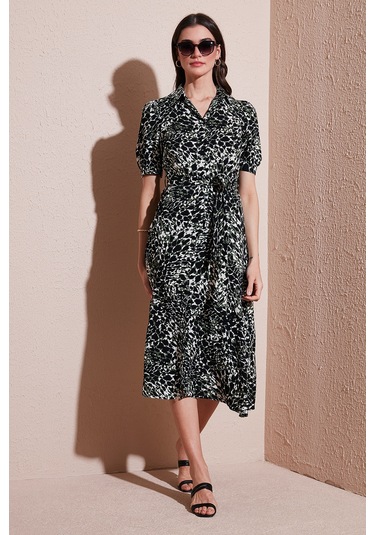 Lela Desenli Relaxed Fit Balon Kol Yırtmaçlı Kemerli Midi Boy Bayan Elbise 67810558 Yeşil-Leopar