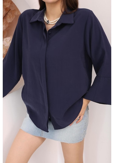 Kadın Slim Fit Dar Kesim Vücuda Oturan Uzun Kollu Koyu Mavi Gömlek