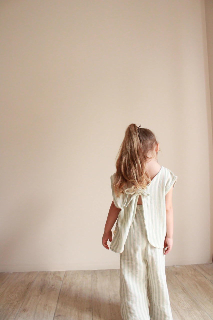 Yeşil Çizgili Sırt Detaylı Müslin Takım Yeşil