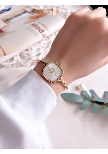 Essence Vintage Seri Küçük Kasa Çelik Kararma Renk Atma Yapmaz Kadın Kol Saat+bileklik Bd1222.120 Sarı