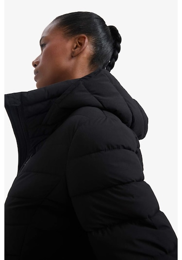 Defacto Defactofit Su İtici Regular Fit Kapüşonlu Şişme Parka Mont C6035ax25wnbk81 Siyah-bk81