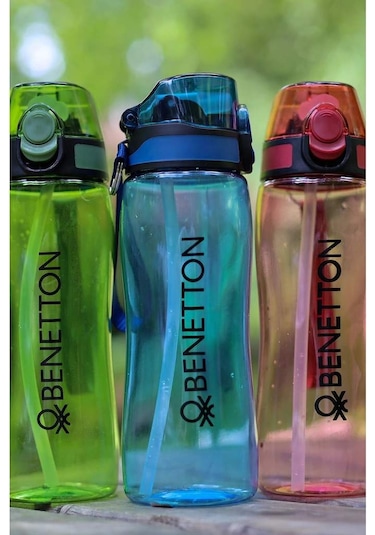 United Colors Of Benetton Pipetli Ve Kilitli Kapak Tritan Matara Suluk 700 Ml