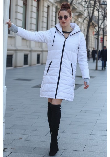 Kadın Kışlık Kapüşonlu Eldivenli Uzun Beyaz Şişme Mont Beyaz