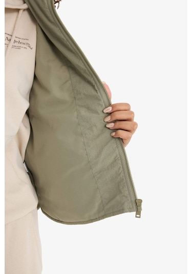 Defacto Relax Fit Kapüşonlu Kapitoneli Fermuarlı Yelek E8588ax25aukh405 Haki