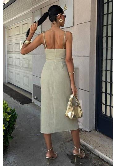 Göğsü Aksesuarlı Önü Yırtmaçlı Elbise 2899 Çağla