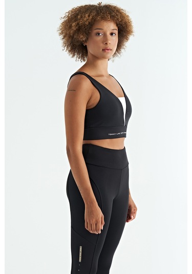 Tommy Life Siyah - Beyaz Yazı Baskılı Renk Bloklu Dar Kalıp Dalgıç Kumaş Kadın Büstiyer - 97271 Siyah - Beyaz