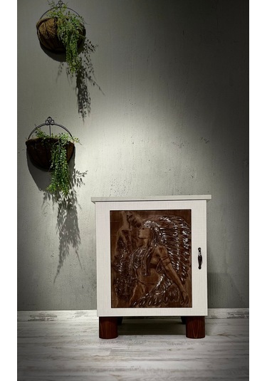 Aiyana Rüzgarla Konuşan Kadının Hikayesi Ahşap Oyma Komodin Aiyana Rüzgarla Konuşan Kadının Hikayesi Ahşap Oyma Komodin