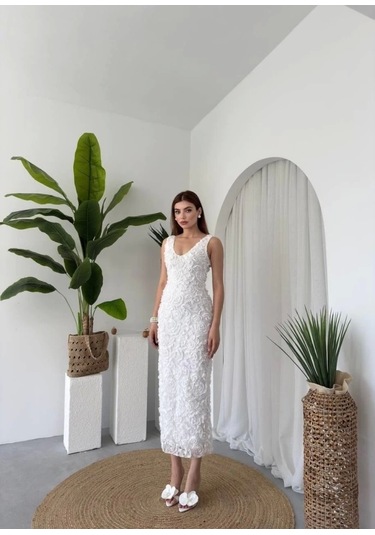 Kren Gül Detaylı Elbise Beyaz