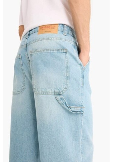 DeFacto %100 Pamuk Skater Fit Geniş Kalıp Yüksek Bel Geniş Paça Jean Pantolon F3925AX25SMNM39