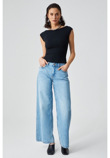 NOEMI Kadın Balerin Yaka Kısa Kol Slim Fit Ribanalı Siyah Bluz