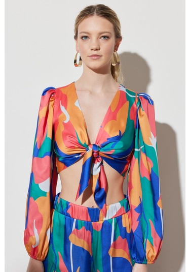 Regular Fit Normal Kesim V Yaka Yeşil Desenli Crop Bluz Yeşil