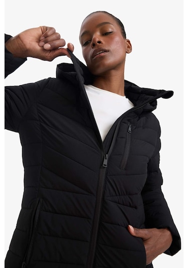 Defacto Defactofit Su İtici Regular Fit Kapüşonlu Şişme Parka Mont C6035ax25wnbk81 Siyah-bk81