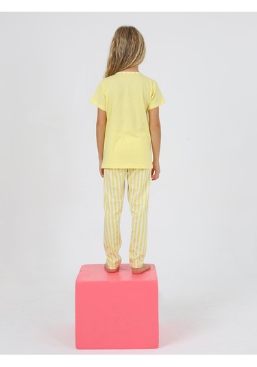 Kız Çocuk Kısa Kollu %100 Pamuklu Strawberry Pijama Takımı Sarı Sarı