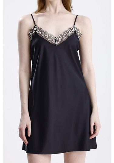 Laperissa Kadın Siyah Saten Dantelli Ayarlanabilir Askılı Şık Gecelik Siyah