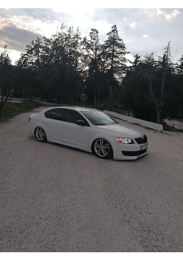 Skoda Octavia Yan Marşpiyel (Plastik)
