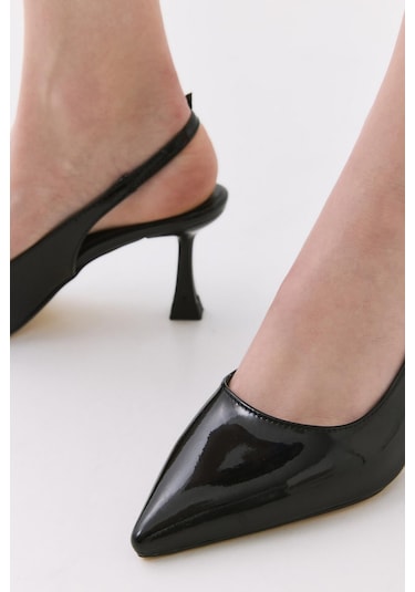 Yaya Kadın Siyah Ayarlanabilir Tokalı Stiletto