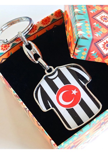 Moncuk Design Siyah Beyaz Takım Formalı Metal Anahtarlık