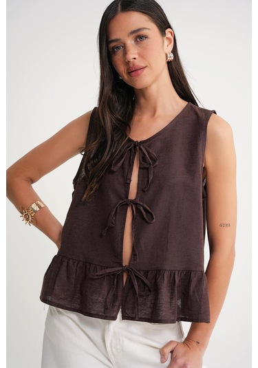 4717 Kadın Önü Bağcıklı Fırfırlı Kolsuz Keten Bluz Kahve Kahve