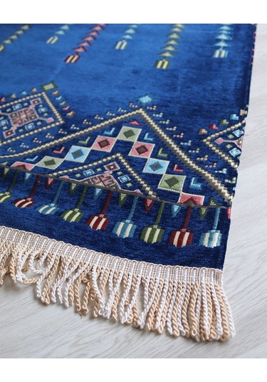 Çeyizlik Hediyelik Seccade Eşarp Tesbih Set Kilim Desenli Kadife Astarlı Seccade, Eşarp, Kristal Tesbih Özel Kutulu Lüks Hediye Seti Lacivert