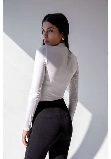 Kadın Dik Yaka Zebra Desenli Body Beyaz