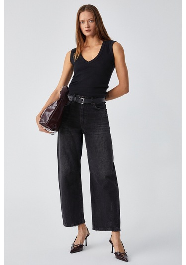 Lescosa Kadın Slim V Yaka Kolsuz Siyah Bluz