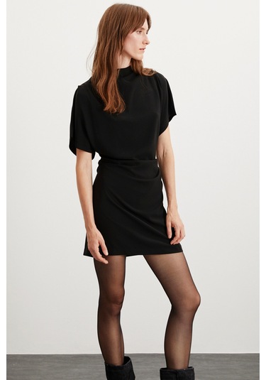 Maxıne Kadın Drape Detaylı Omuzdan Geniş Belden Aşağı Oturan Esnek Krep Örme Kumaşlı Mini Siyah Elbi