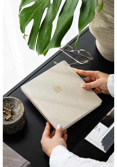 2026 Dikey Haftalık Ajanda 12 Aylık Kir Ve Suya Dayanıklı Premium Keten Kapaklı 18x20 Cm - Bej Bej