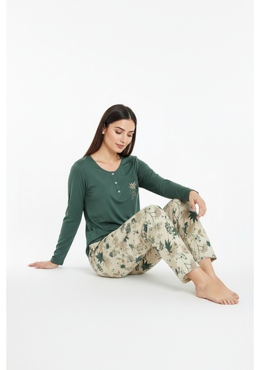 Üstü Yazılı Altı Yaprak Desenli Elite Viscose Uzun Pijama Takımı Yeşil 3565 Yeşil