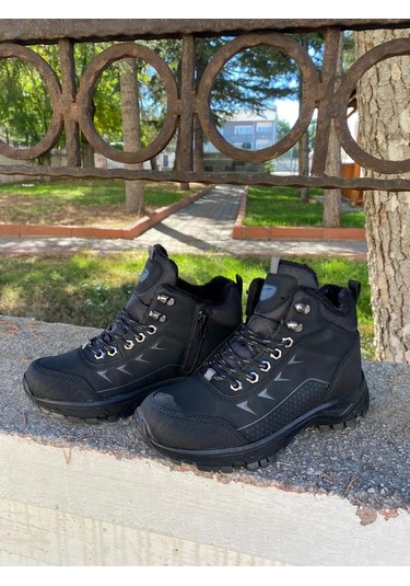 Pabuçhan 0941 Erkek Çocuk Suya Ve Soğuğa Dayanıklı Bot Siyah