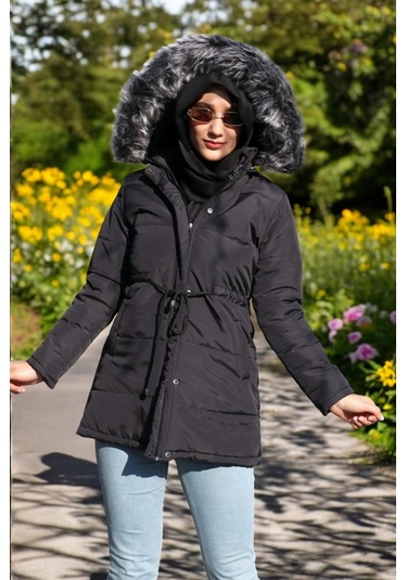 Kışlık Orta Boy Kürklü Kapüşonlu Su Geçirmez Tasarım Kadın Şişme Mont Siyah
