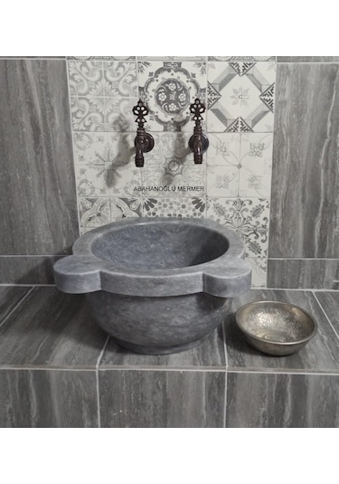 Banyo Kurnaları, Curun, Kurun Gri