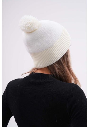 Peluş Ponponlu Bere Beyaz