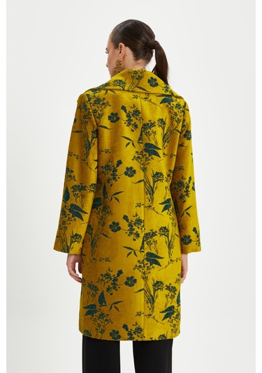 Kadın Çiçek Desenli Kaban - Geniş Yaka Detaylı, Zarif Ve Modern Tasarım - Özel Gün Ve Günlük Kullanım İçin İdeal Yeşil