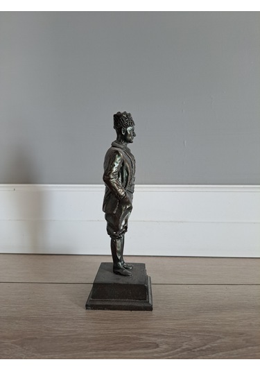 Kalpaklı Atatürk Heykeli Biblo